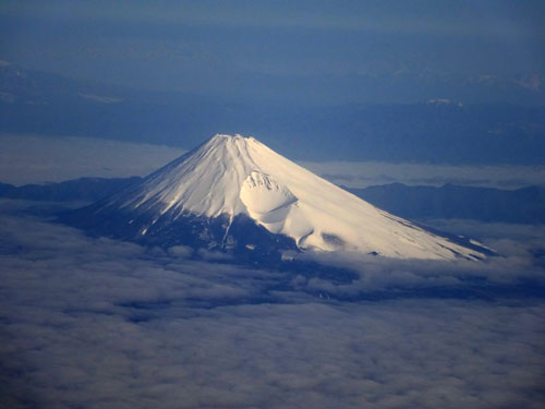 春の富士山